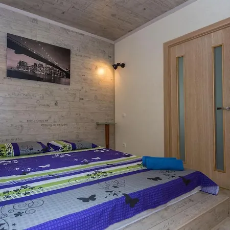 Romanovskaya Sloboda 12 Apartment